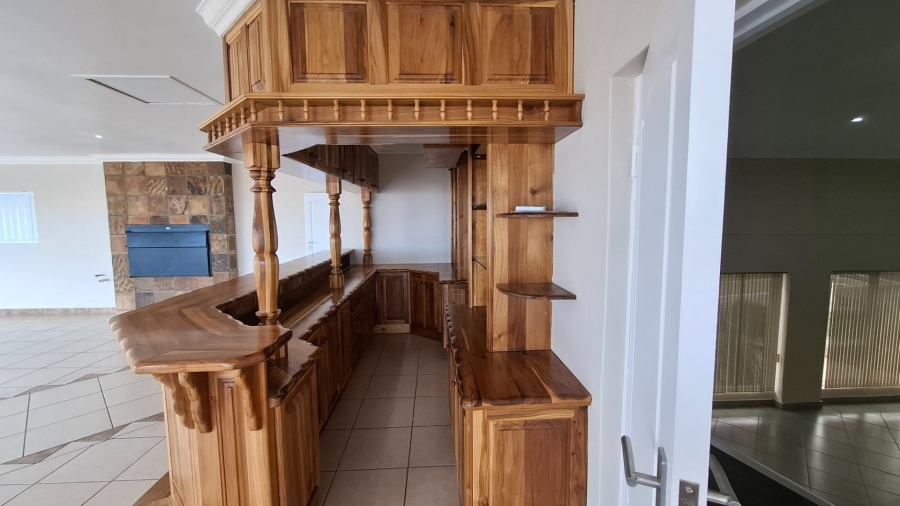 4 Bedroom Property for Sale in Menkenkop Western Cape